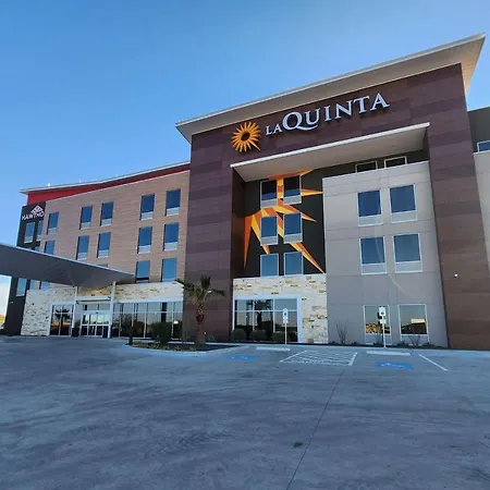 Hawthorn Suites By Wyndham Del Rio